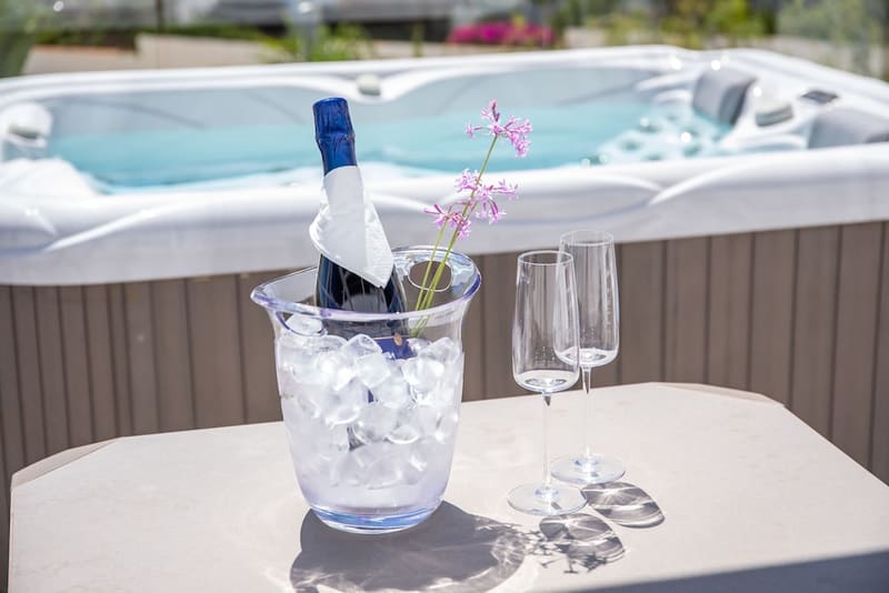 Private hot tub at Lagos Atlantic Hotel, Lagos — photo 3