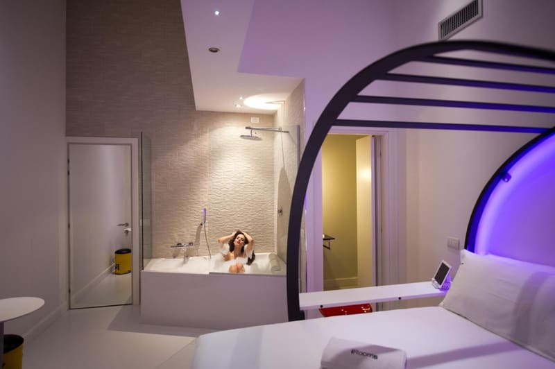 Private hot tub at Wrooms Guest House, Rome