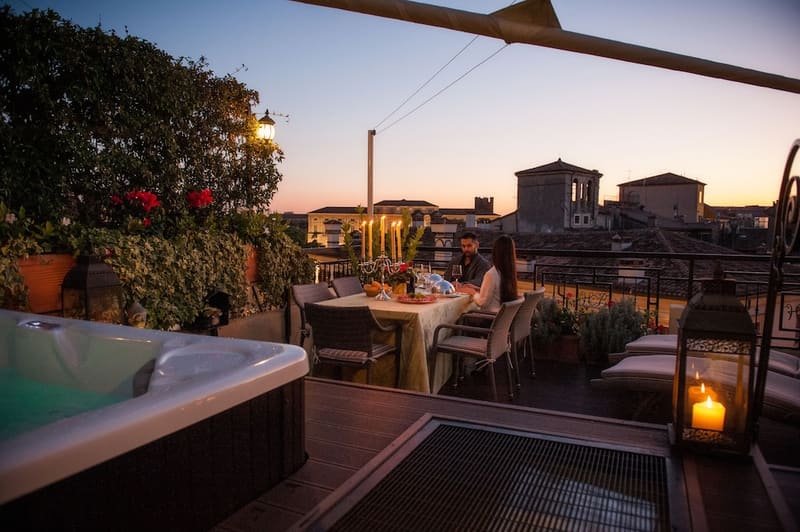 Private hot tub at Hotel Bologna, Verona — photo 2