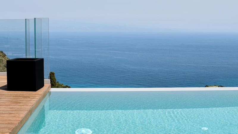 Private jacuzzi at The View Luxury Apartments Taormina, Taormina — photo 4