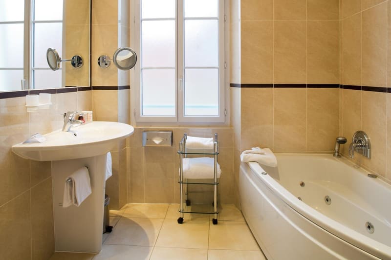 Private hot tub at BW Premier Collection Mondial, Cannes