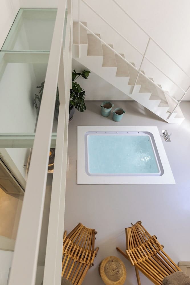 Private hot tub at Palazzo Console, Lecce — photo 3