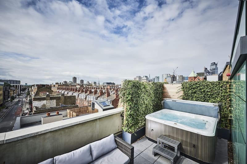Private hot tub at New Road Hotel, London, photo 4