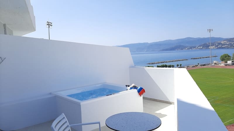 Private jacuzzi at Naiades Marina Hotel, Agios Nikolaos — photo 4