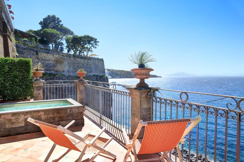 Private hot tub at Grand Hotel Ambasciatori, Sorrento — photo 4