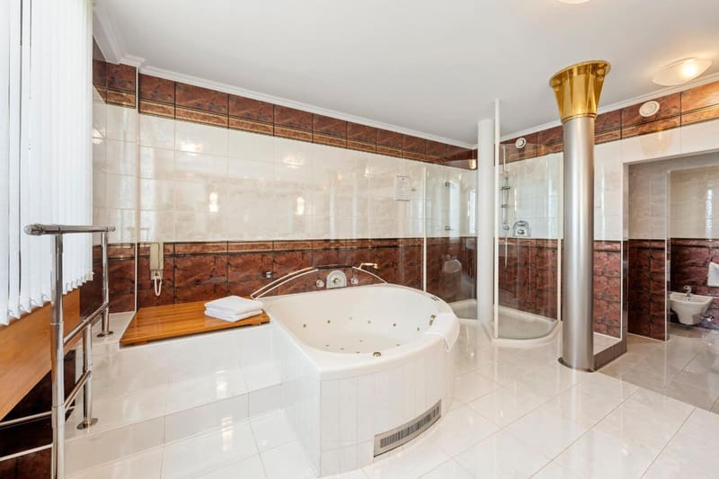 Private hot tub at Panorama by Verdi Hotels, Prague — photo 3