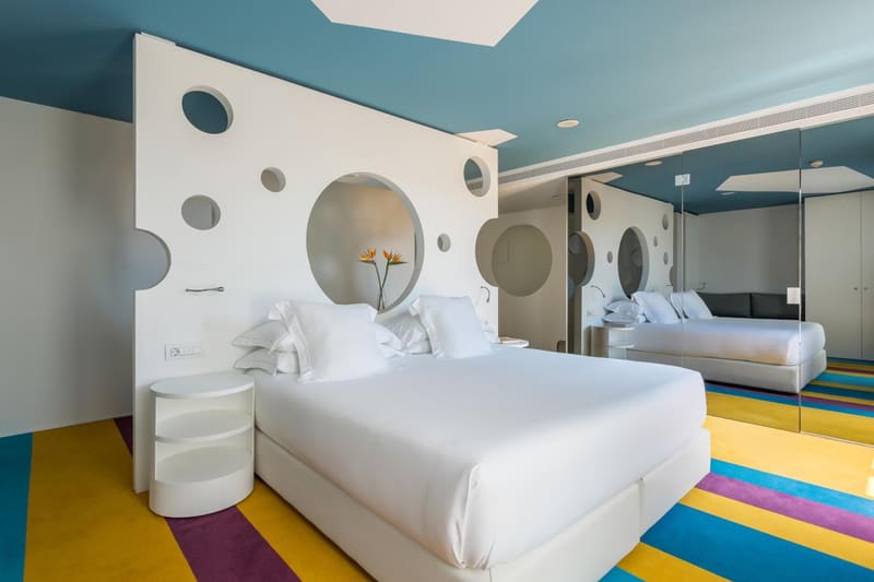 Private hot tub at Room Mate Pau, Barcelona, Barcelona — photo 4