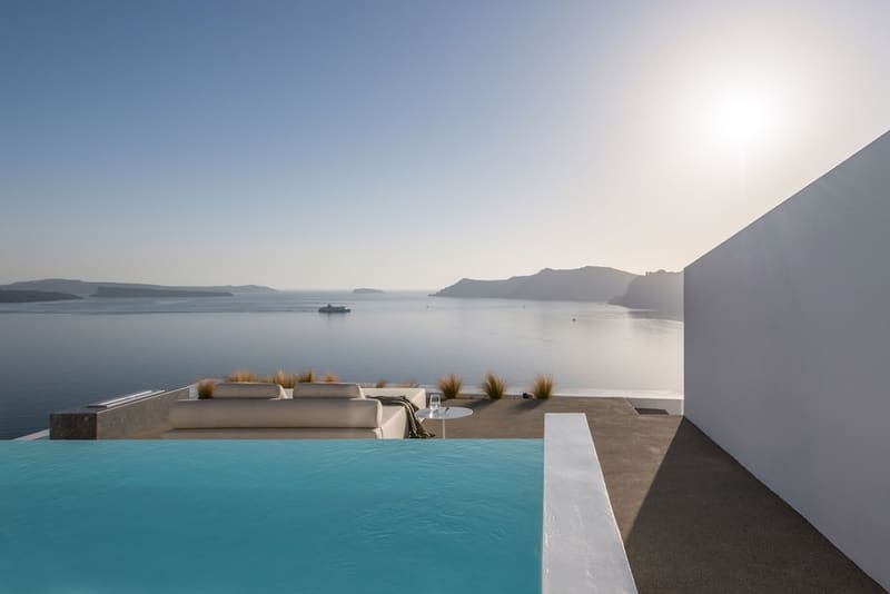 Private plunge pool at The Saint Hotel, Santorini — photo 4
