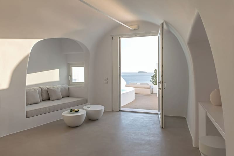 Private plunge pool at The Saint Hotel, Santorini — photo 3