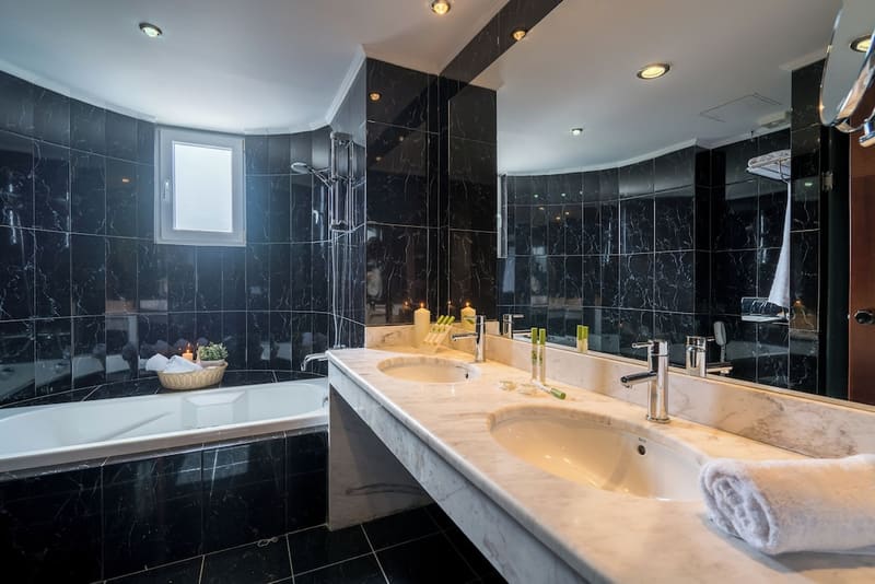 Private jacuzzi at Galaxy Beach Resort, BW Premier Collection, Zakynthos — photo 5