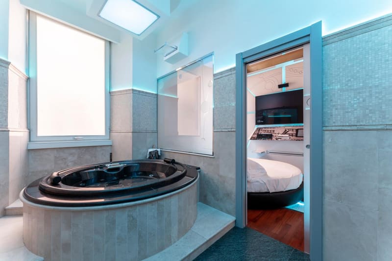Private hot tub at Hotel Trecento, Rome, photo 2