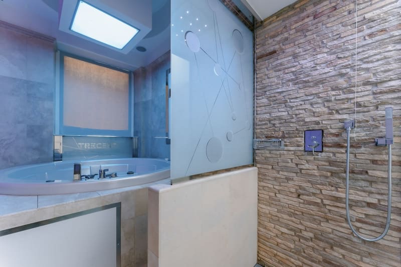 Private hot tub at Hotel Trecento, Rome, photo 6
