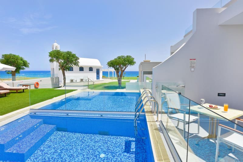 Private plunge pool at Pernera Beach Hotel, Protaras — photo 3