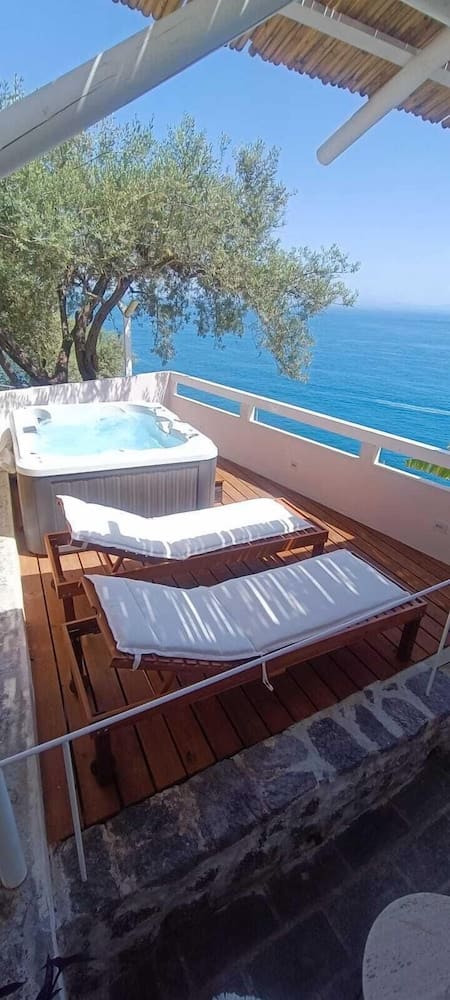 Private hot tub at Villa Santa Maria - Luxury Country House, Amalfi