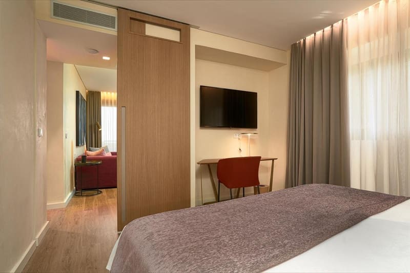 Private plunge pool at Suites Murillo Plaza Sta. Cruz, Seville, photo 6