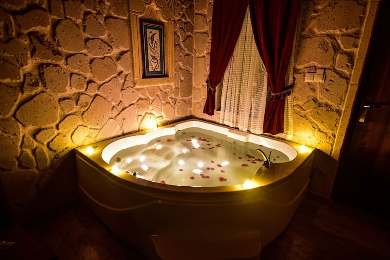 Private plunge pool at Cappadocia Caves Hotel, Goreme — photo 3
