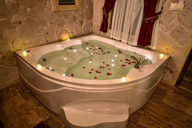 Private plunge pool at Cappadocia Caves Hotel, Goreme — photo 4