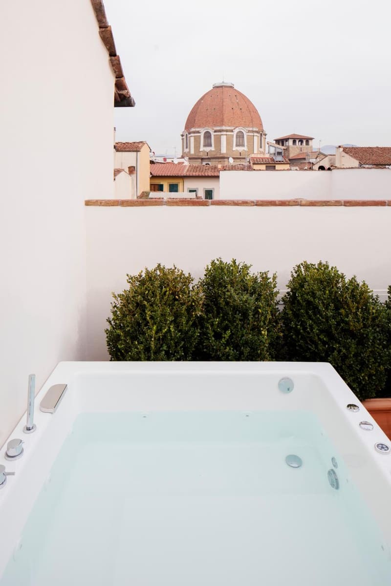 Private hot tub at The Frame Hotel, Florence, photo 3
