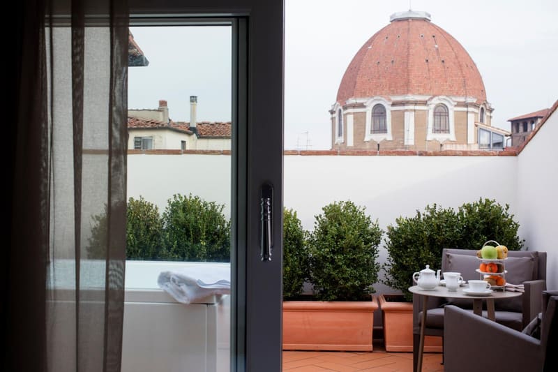Private hot tub at The Frame Hotel, Florence, photo 4