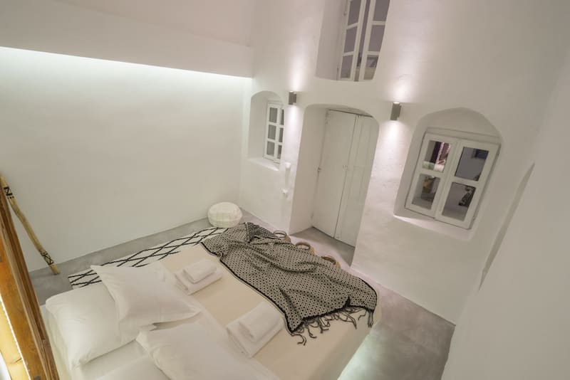 Private hot tub at Gaia Suites, Santorini — photo 4