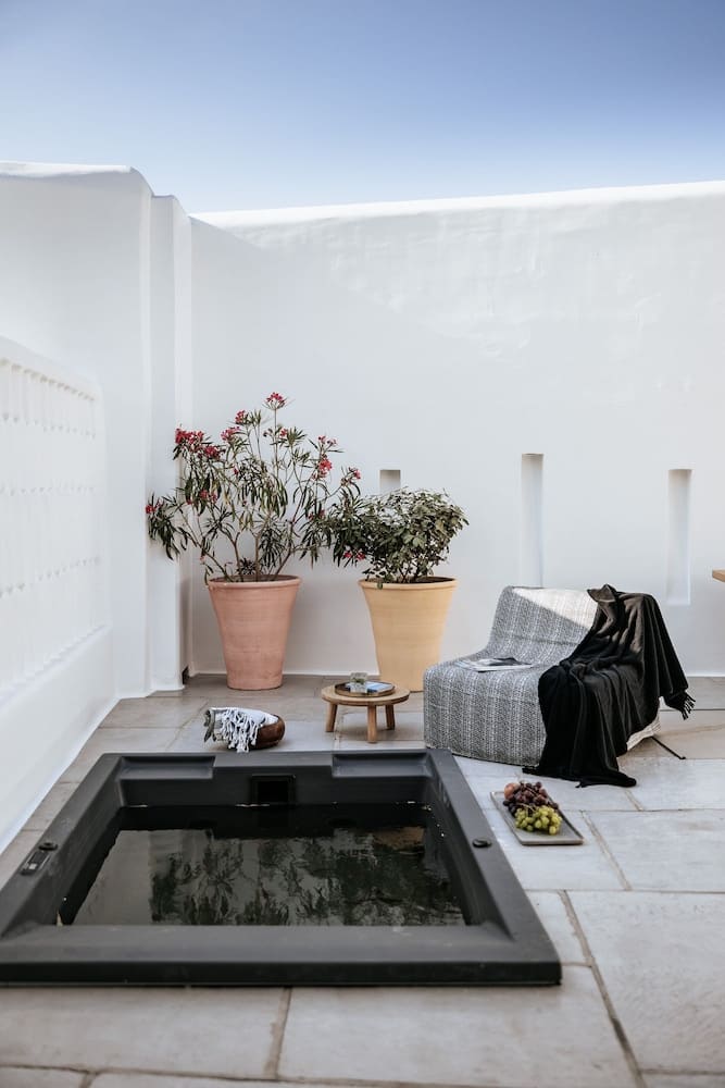 Private hot tub at Mykonos Ammos Hotel, Mykonos — photo 5