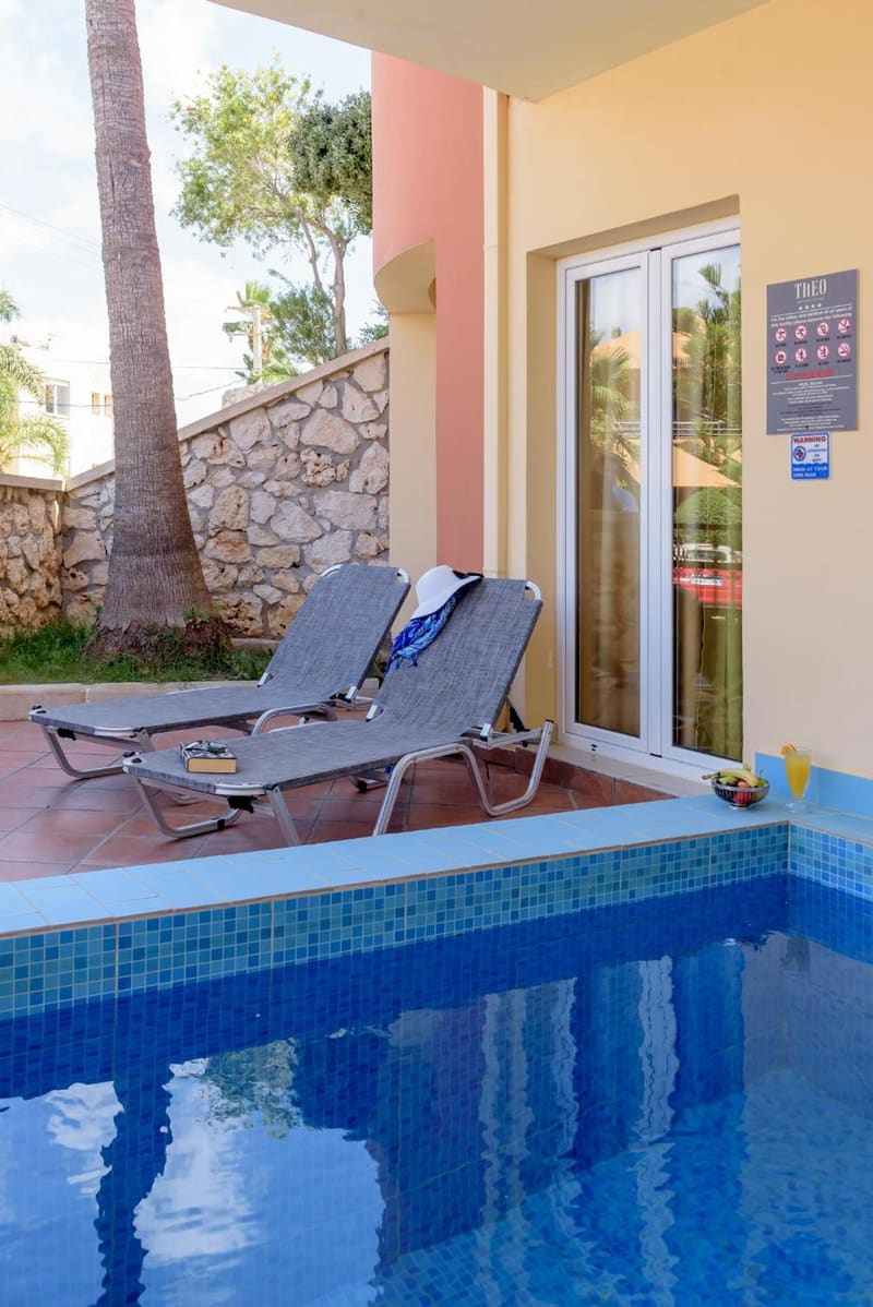 Private plunge pool at Eurohotel Theo Hotel, Chania, photo 5