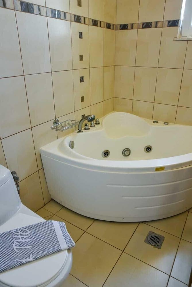 Private plunge pool at Eurohotel Theo Hotel, Chania — photo 3