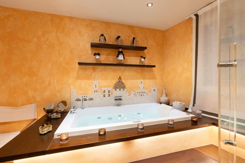 Private hot tub at Piazza Pitti Palace - Residenza d'Epoca, Florence, photo 3