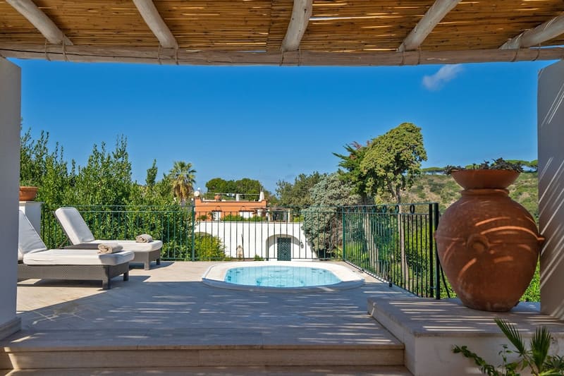 Private hot tub at Botania Relais & Spa - The Leading Hotels of the World, Ischia — photo 5
