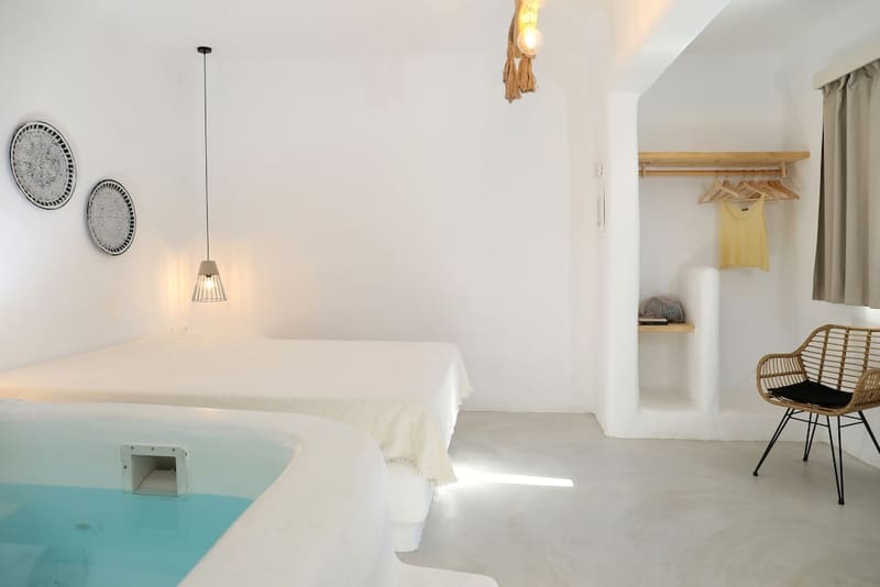 Private hot tub at Irida Vacation Suites, Naxos — photo 6