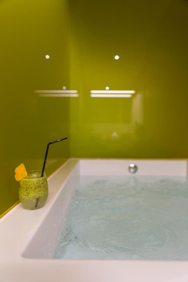 Private hot tub at Hotel Macià Sevilla Kubb, Seville — photo 2