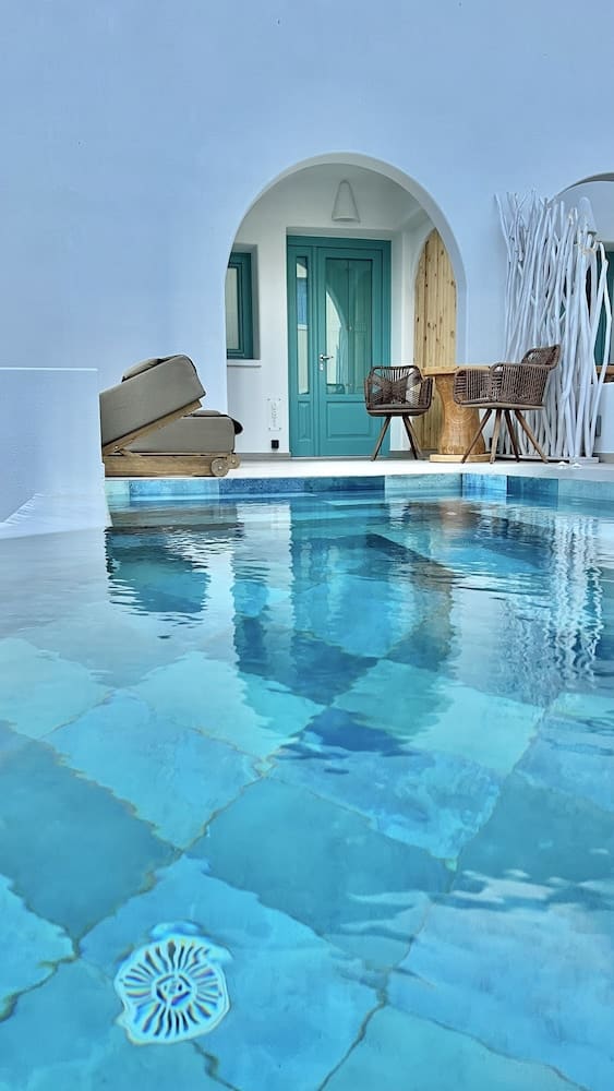 Private plunge pool at Anastasia Princess Luxury Beach Residence, Adults Only, Santorini — photo 5