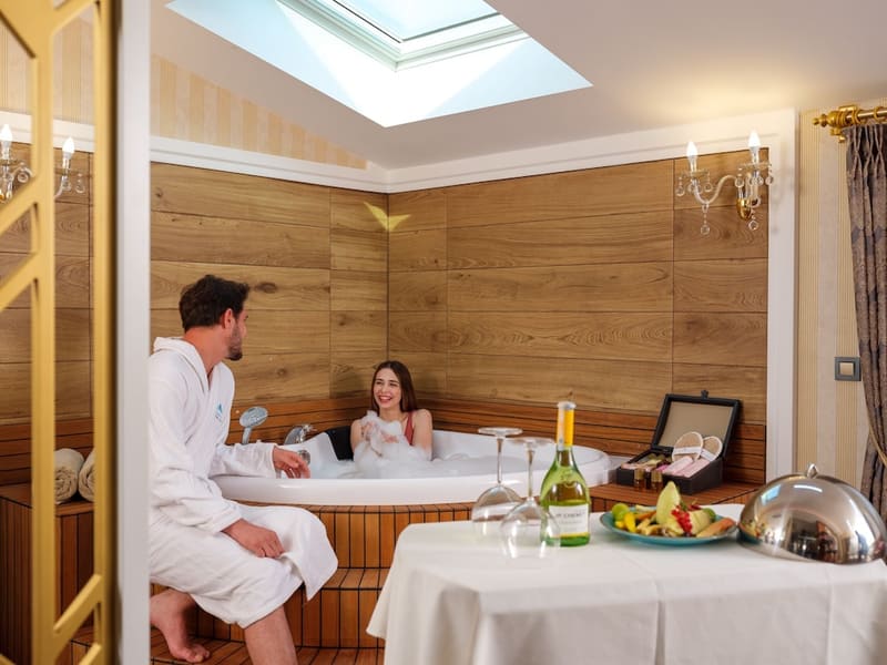 Private jacuzzi at Elysium Green Suites, Antalya