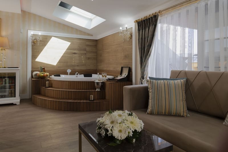 Private jacuzzi at Elysium Green Suites, Antalya — photo 5