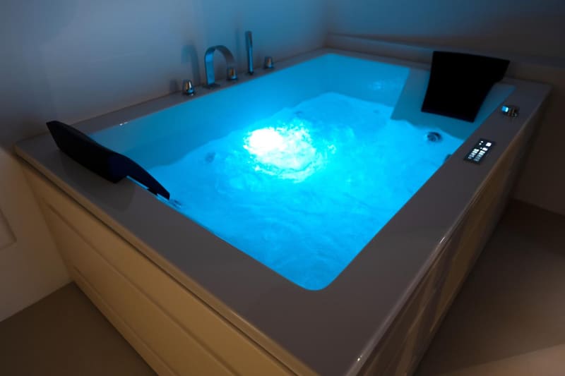 Private hot tub at Albergo Abruzzi, Rome, photo 2