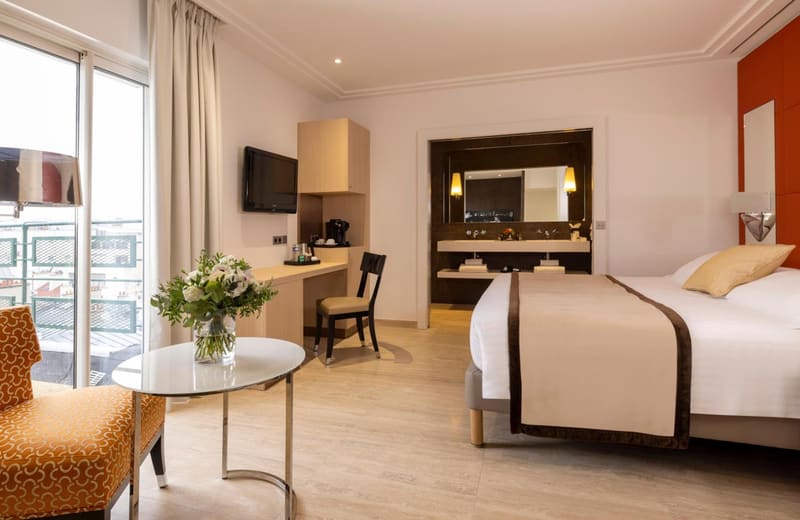Private jacuzzi at Hôtel De Castiglione, Paris — photo 6