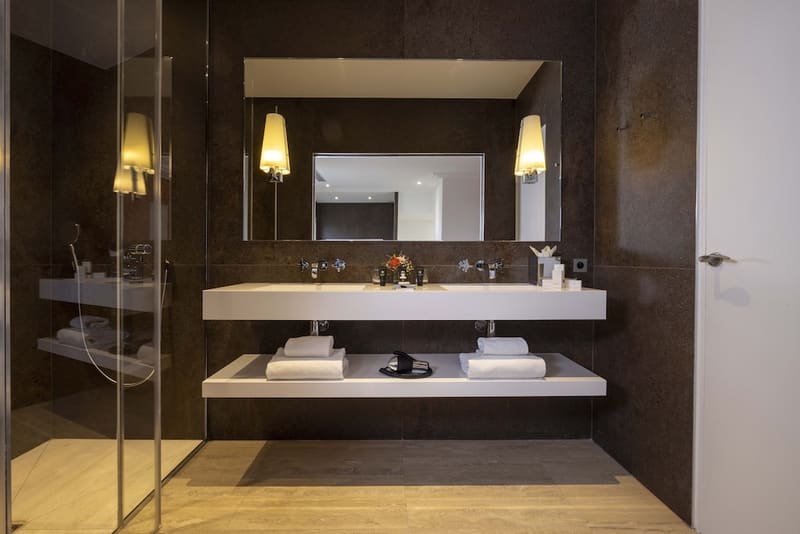Private jacuzzi at Hôtel De Castiglione, Paris — photo 4