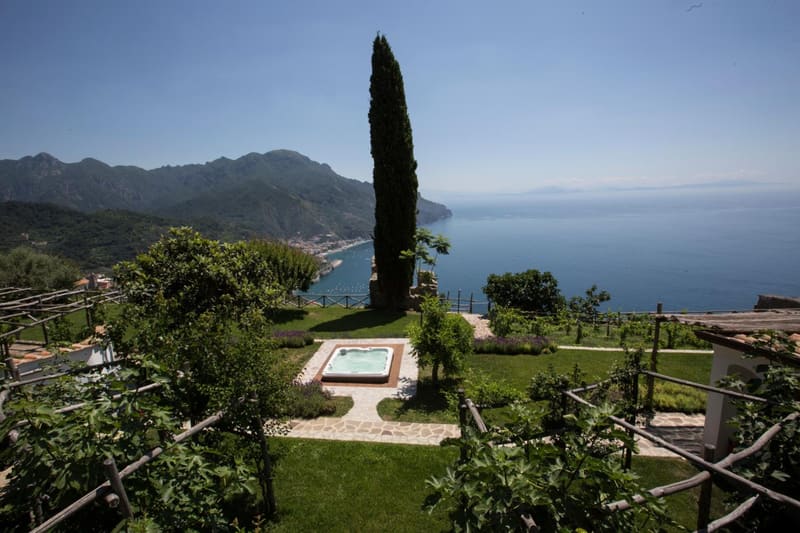 Private hot tub at Eleanor' s Garden, Ravello — photo 4