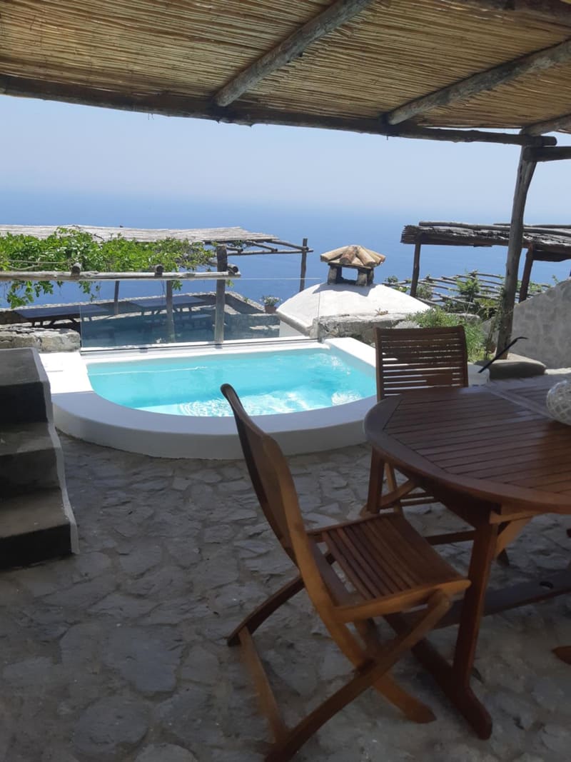 Private hot tub at Eleanor' s Garden, Ravello — photo 2