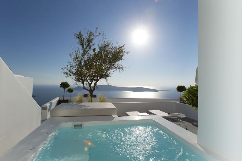 Private plunge pool at Grace Hotel, Auberge Collection, Santorini — photo 6