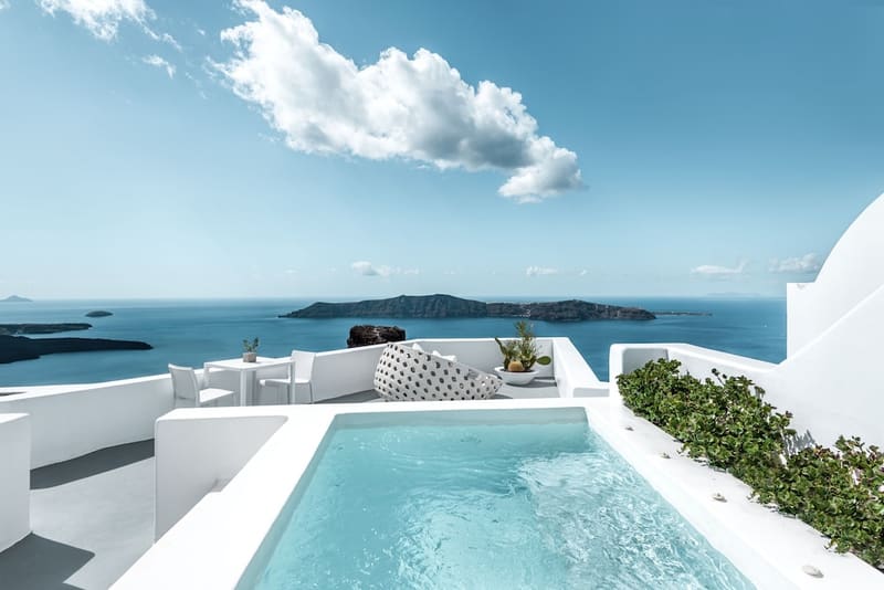 Private plunge pool at Grace Hotel, Auberge Collection, Santorini — photo 2