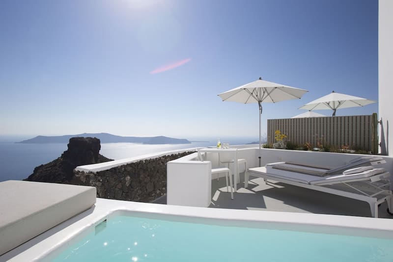 Private plunge pool at Grace Hotel, Auberge Collection, Santorini — photo 4