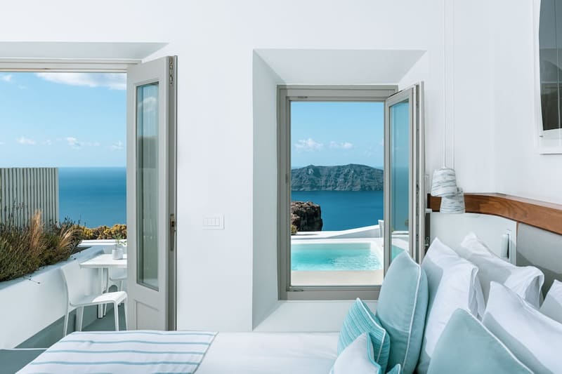 Private plunge pool at Grace Hotel, Auberge Collection, Santorini — photo 5