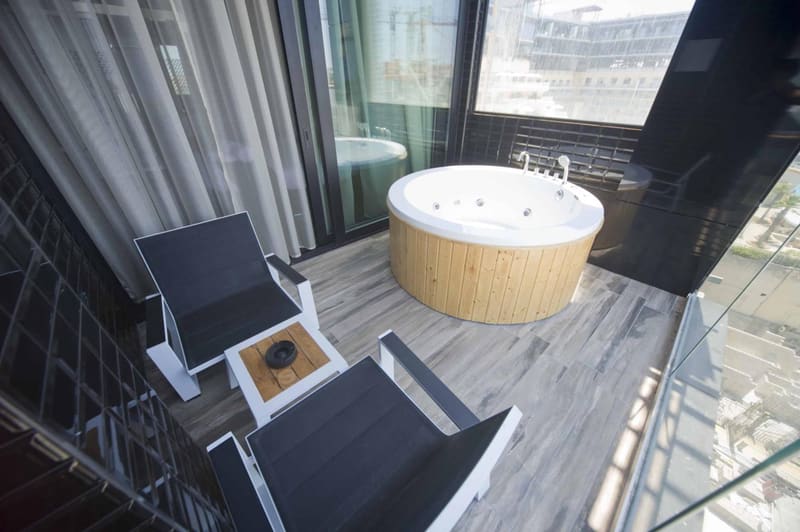 Private hot tub at Hugo's Boutique Hotel - Adults Only, St Julian's — photo 2