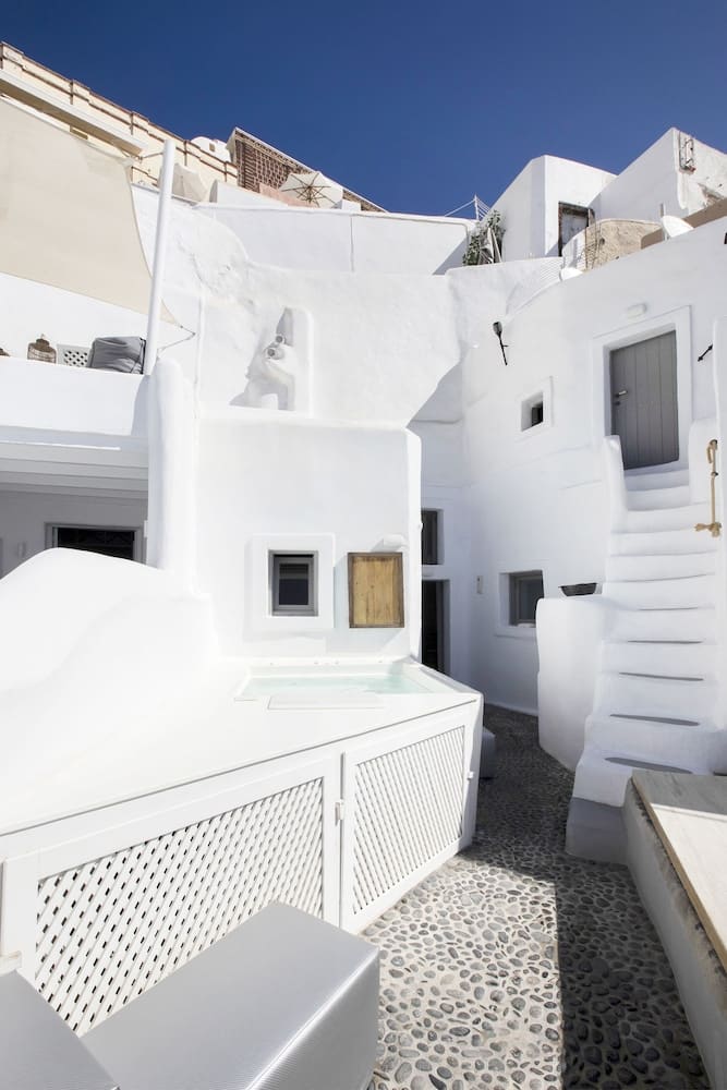 Private plunge pool at Ducato di Oia - Adults Only, Santorini — photo 4