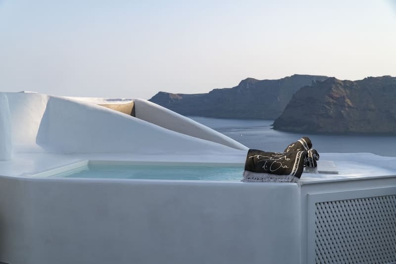 Private plunge pool at Ducato di Oia - Adults Only, Santorini — photo 5