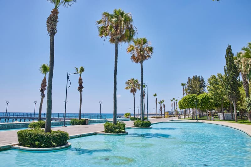 Hotels with a private in-room jacuzzi, hot tub or plunge pool in Limassol