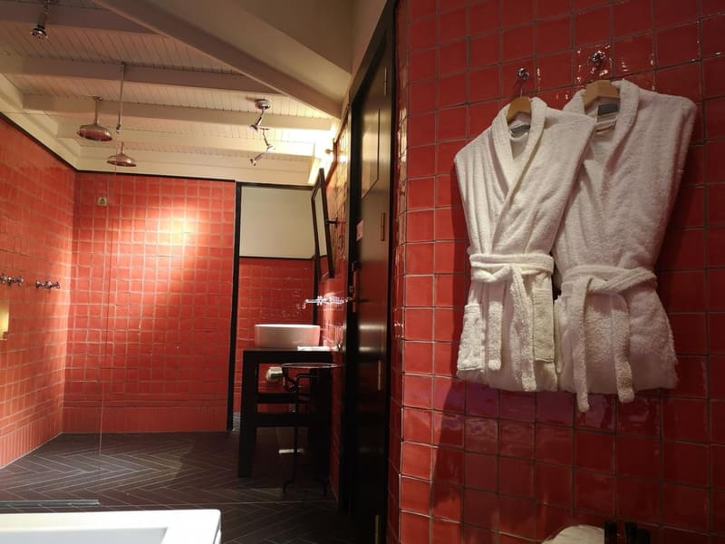 Private hot tub at La França Travellers, Barcelona — photo 2