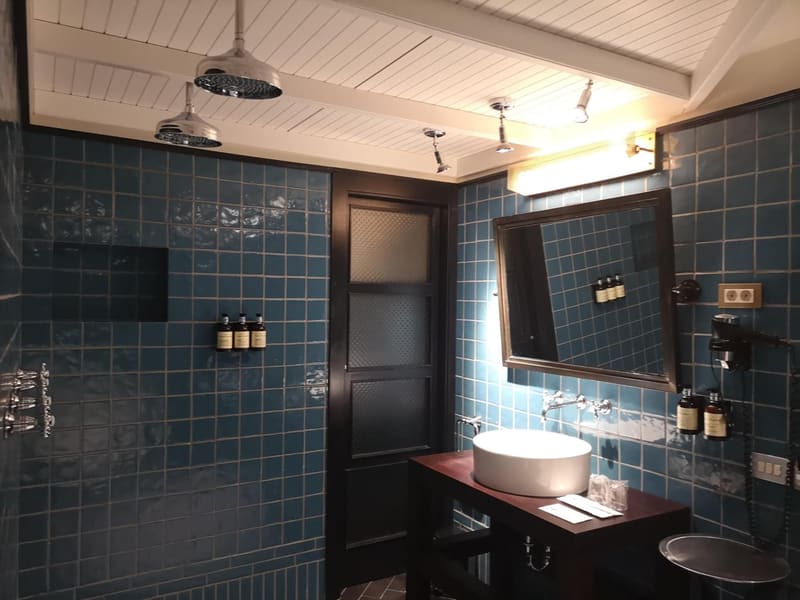Private hot tub at La França Travellers, Barcelona — photo 5