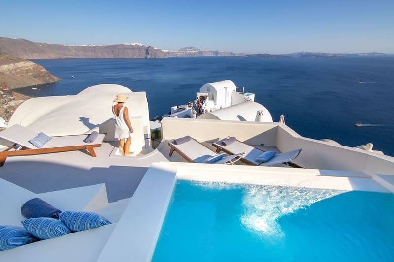 Private hot tub at Aloia Villas, Santorini — photo 3